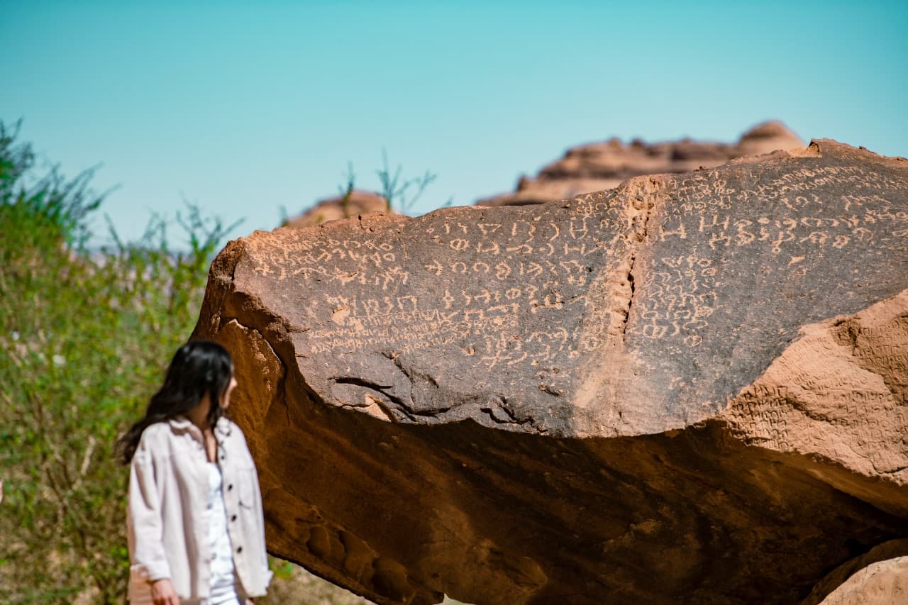 زيارة العلا من المدينة المنورة والعودة في نفس اليوم الى المدينة